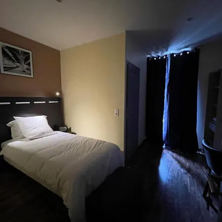 Leclerc Centre Gare 3* لو مان