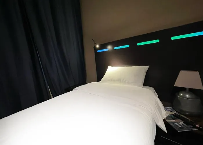 Leclerc Centre Gare Hotel 3*