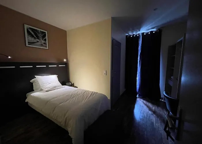 Leclerc Centre Gare 3* لو مان